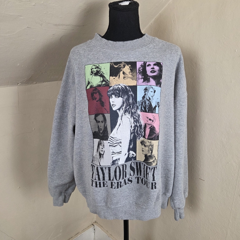 Taylor Swift The Eras Tour Gray Crewneck Sweatshirt Size L Oversized